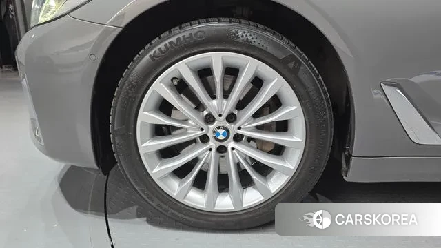 BMW 5 Series (G30) id 3708497 из Кореи 15