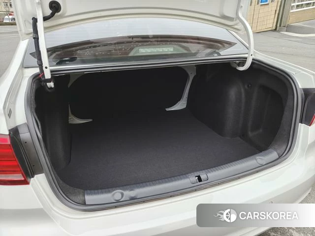 Volkswagen Lavida 2021 Белый из Китая, фото 5