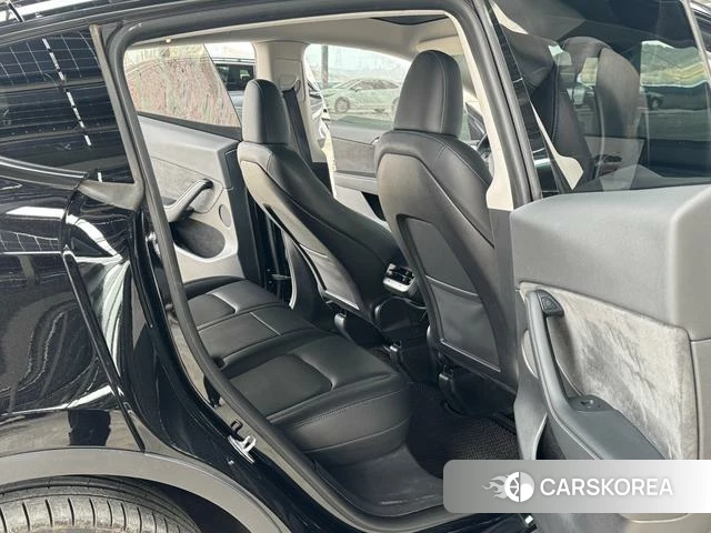 Tesla Model Y 2023 Черный из Китая, фото 5