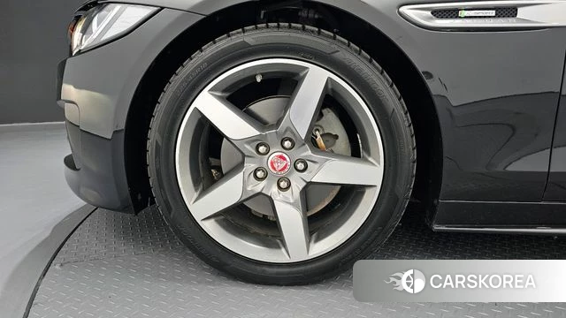 Jaguar XE id 3834795 из Кореи 15