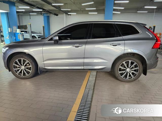 Volvo XC60 second Generation 2021 Серебристо-серый из Кореи, фото 5