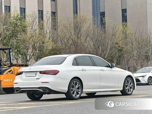 Mercedes-Benz E-class 2022 Белый из Китая, фото 5