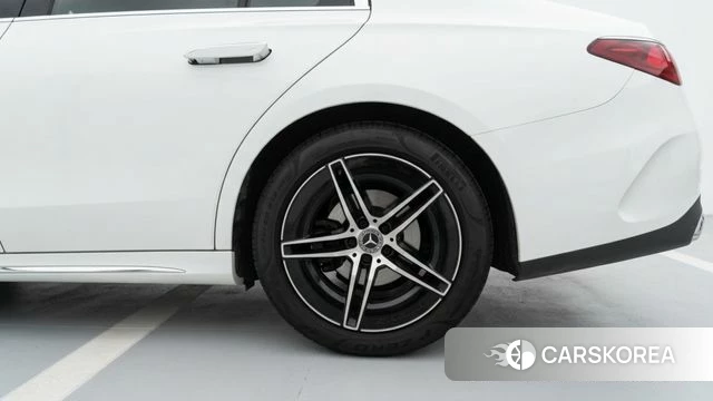 Mercedes-Benz E-Class W214 2025 Белый из Кореи, фото 6