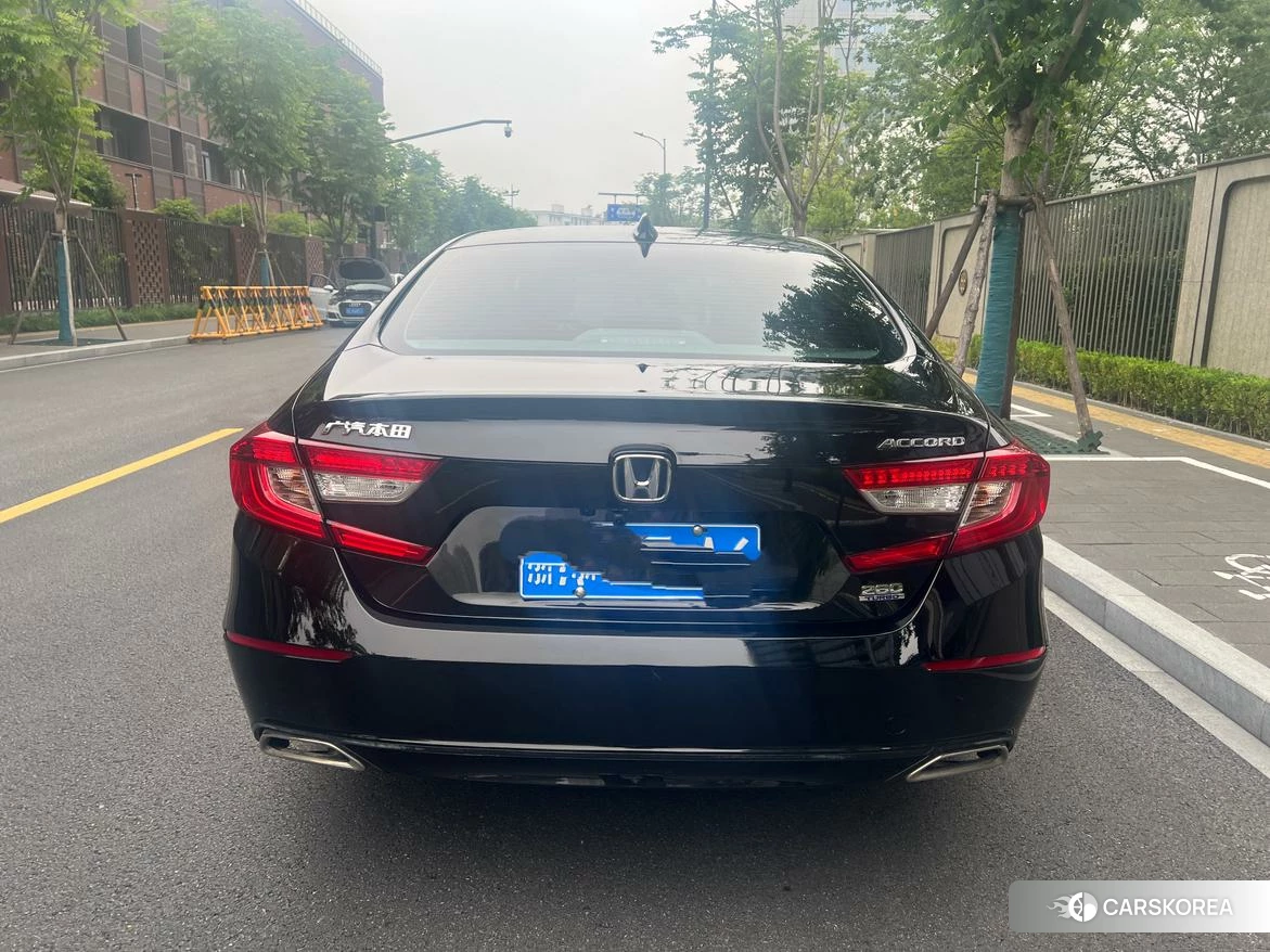 Honda Accord id 4420174 из Китая 7