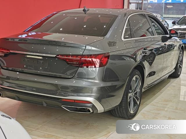 Audi A4L 2021 Темно-серый из Китая, фото 6