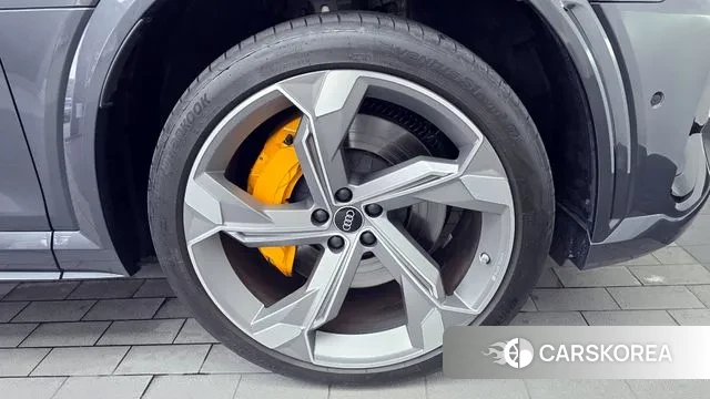 Audi e-Tron id 3212288 из Кореи 15