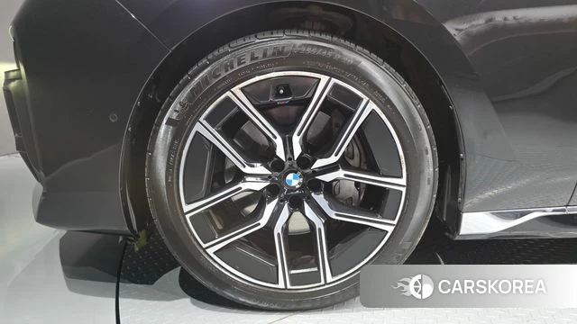 BMW 7 Series (G70) id 4343403 из Кореи 28