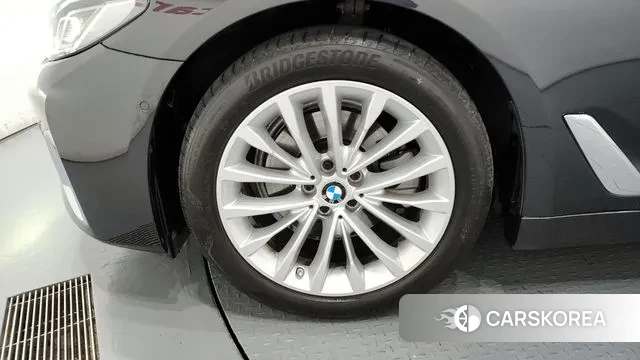 BMW 5 Series (G30) id 3095035 из Кореи 15