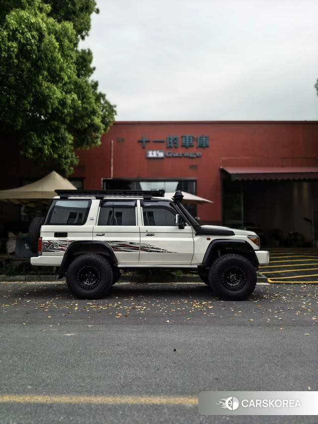 Toyota Land Cruiser (imported) 2023 Белый из Китая, фото 5