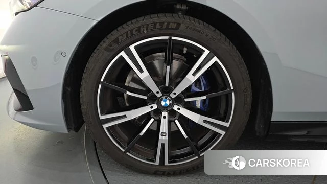 BMW 5 Series (G60) id 4515758 из Кореи 30