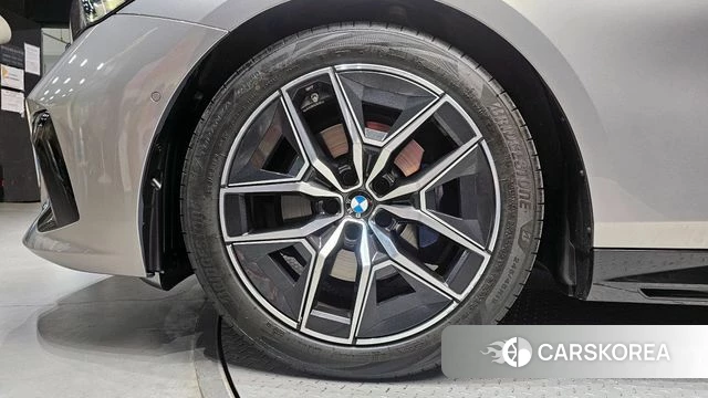 BMW 5 Series (G60) id 4387818 из Кореи 25