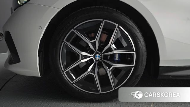 BMW 5 Series (G60) id 4777960 из Кореи 35