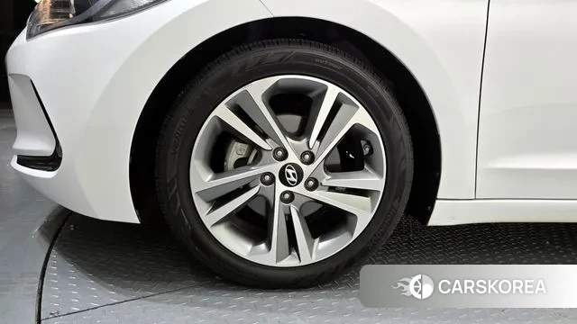 Hyundai Avante AD id 3013973 из Кореи 15