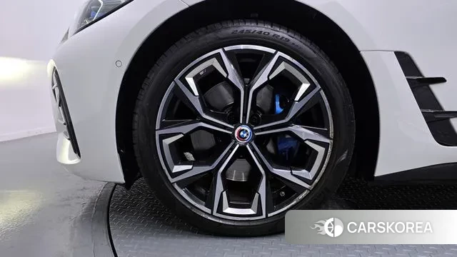 BMW i4 id 3447574 из Кореи 15