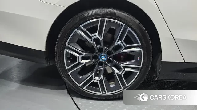 BMW i5 (G60) id 3467275 из Кореи 15