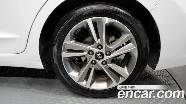 Hyundai Avante AD id 2367880 из Кореи 15