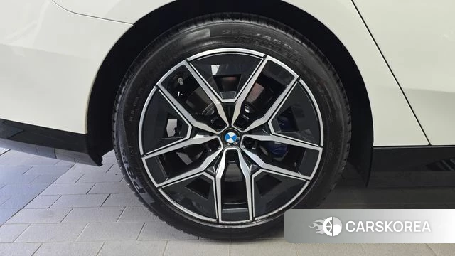 BMW 5 Series (G60) id 4691235 из Кореи 15
