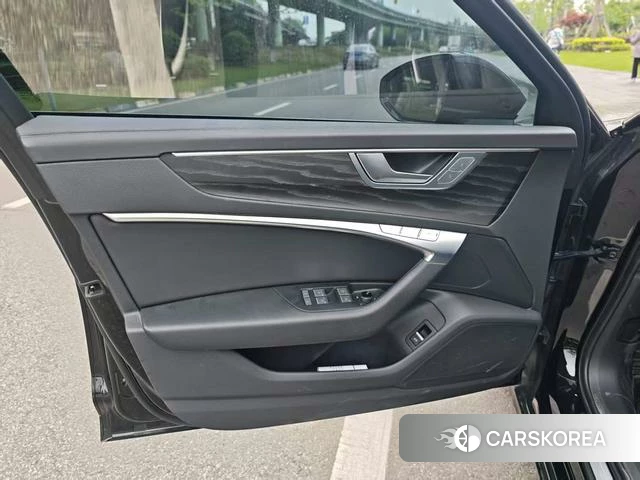 Audi A6L id 4328627 из Китая 21