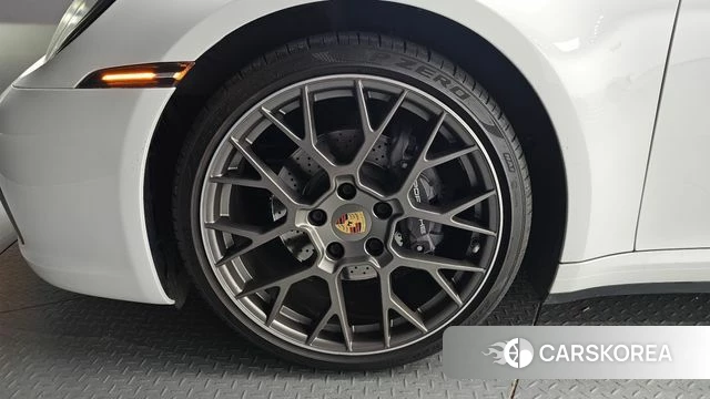 Porsche 911(992) id 4666814 из Кореи 27