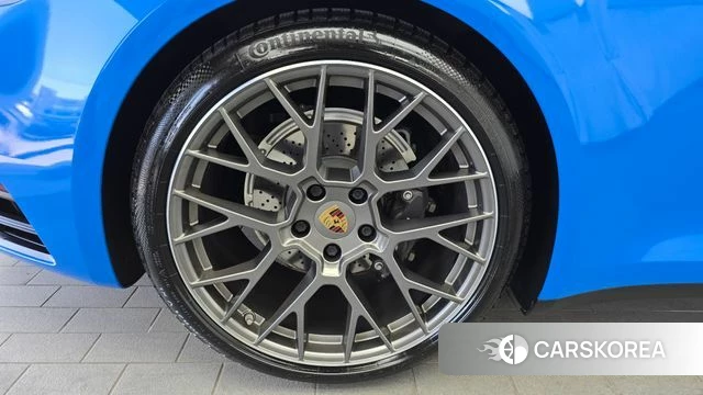 Porsche 911(992) id 4202696 из Кореи 15