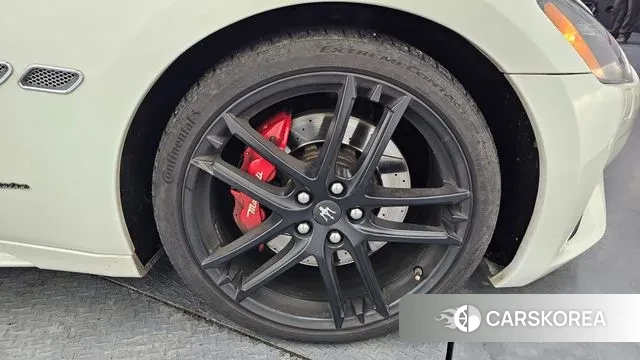 Maserati GranTurismo id 3651638 из Кореи 15