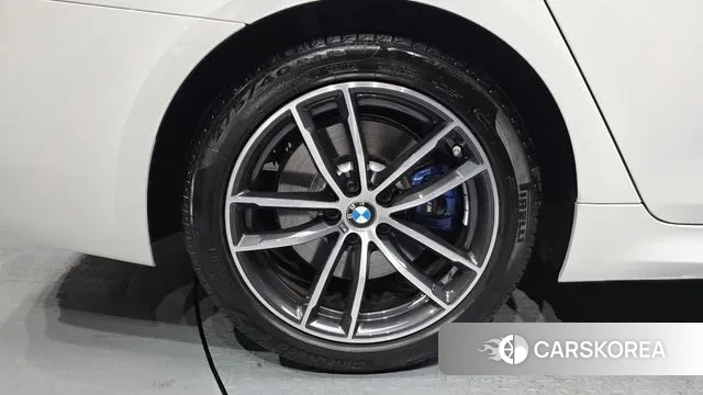 BMW 5 Series (G30) id 3649531 из Кореи 15