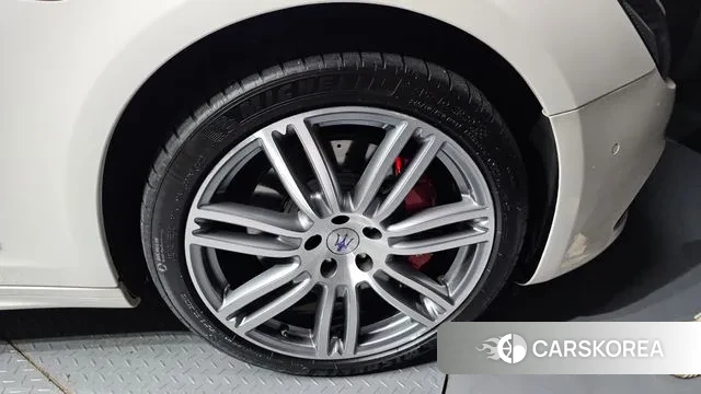 Maserati Ghibli id 3128952 из Кореи 15