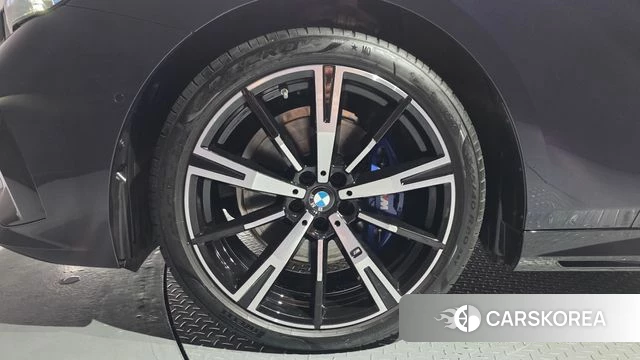 BMW 5 Series (G60) id 4527769 из Кореи 27