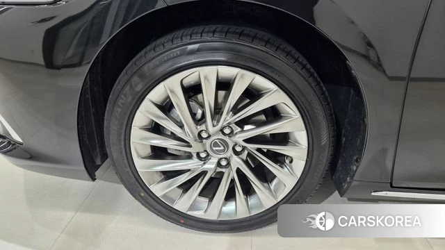 Lexus ES300h 7th generation id 4480041 из Кореи 15