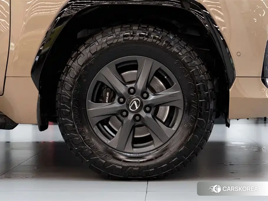 Lexus LX id 4565242 из Китая 16