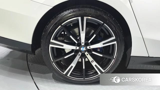 BMW 5 Series (G60) id 4381085 из Кореи 27