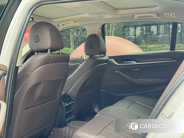BMW 5 series 2021 Белый из Китая, фото 5