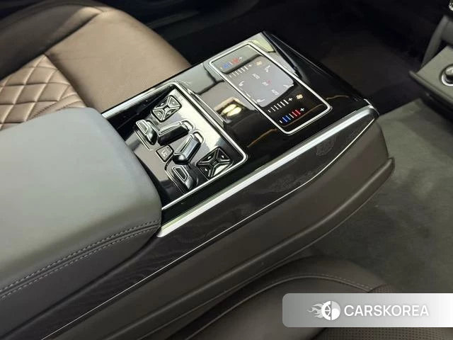 Audi A8 2021 Черный из Китая, фото 6