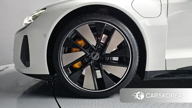 Audi e-Tron GT id 3634553 из Кореи 15