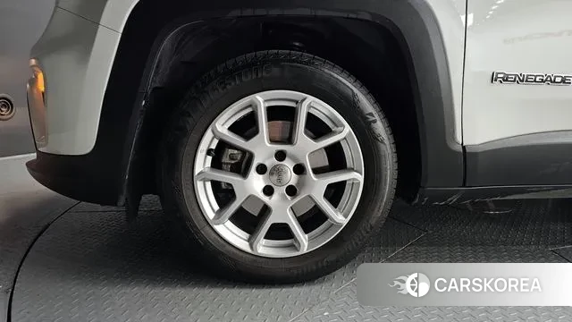 Jeep Renegade id 3059075 из Кореи 15