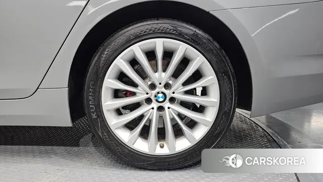 BMW 5 Series (G30) id 3778505 из Кореи 15