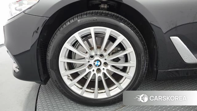 BMW 5 Series (G30) id 4780536 из Кореи 15