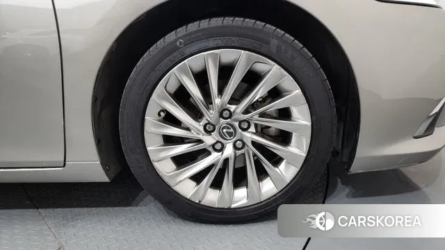 Lexus ES300h 7th generation id 3631229 из Кореи 15