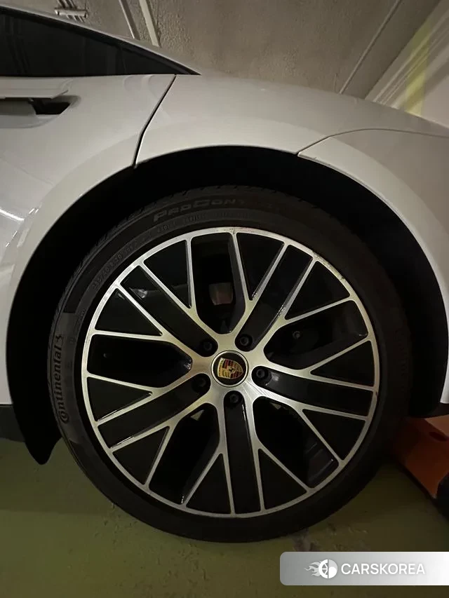 Porsche Taycan id 3597174 из Кореи 11