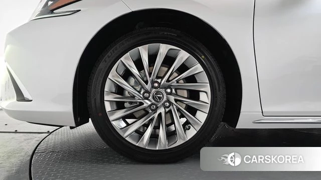 Lexus ES300h 7th generation id 4266079 из Кореи 15