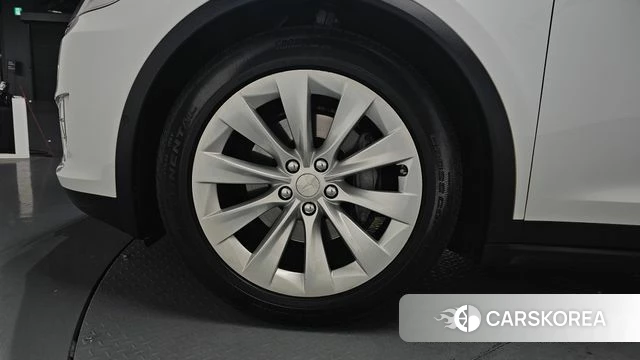 Tesla Model X id 4390330 из Кореи 26