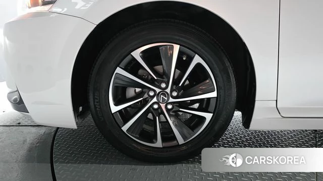 Lexus CT200h id 4345558 из Кореи 36