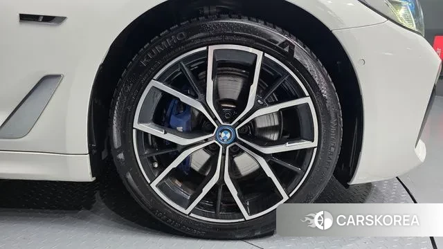 BMW 5 Series (G30) id 3721568 из Кореи 15