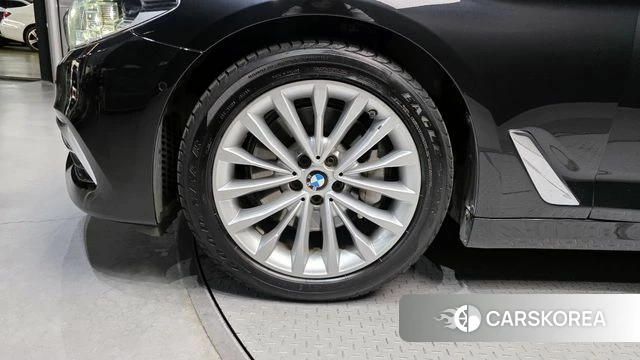 BMW 5 Series (G30) id 3866537 из Кореи 15