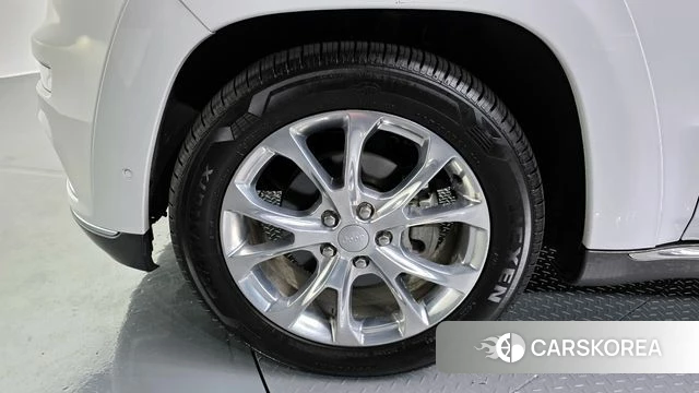 Jeep Grand Cherokee id 4225257 из Кореи 30