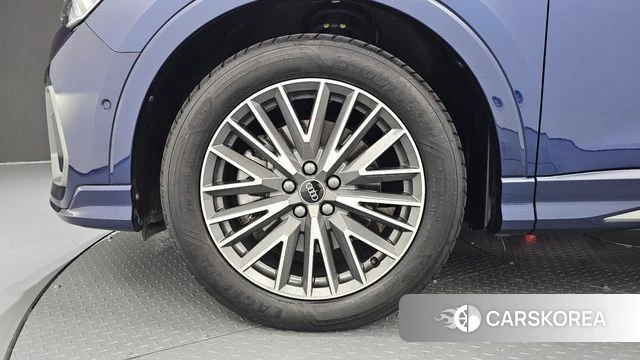 Audi Q3 (F3) id 4916443 из Кореи 31