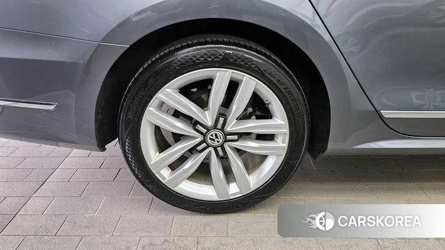 Volkswagen The New Passat id 4225629 из Кореи 15