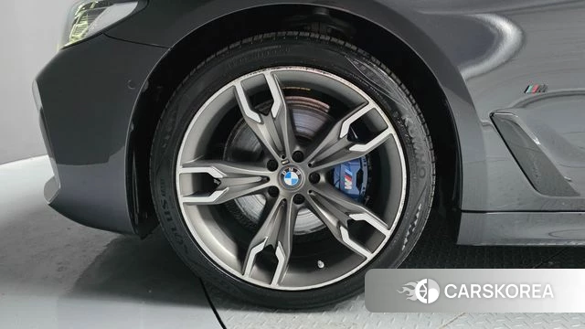 BMW 5 Series (G30) id 4245083 из Кореи 28