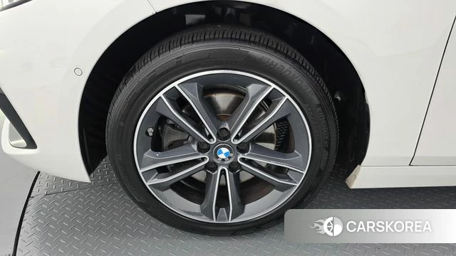 BMW 1 Series (F40) id 4310029 из Кореи 25