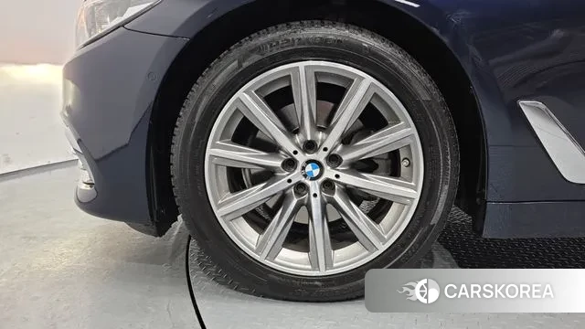 BMW 5 Series (G30) id 3772729 из Кореи 15